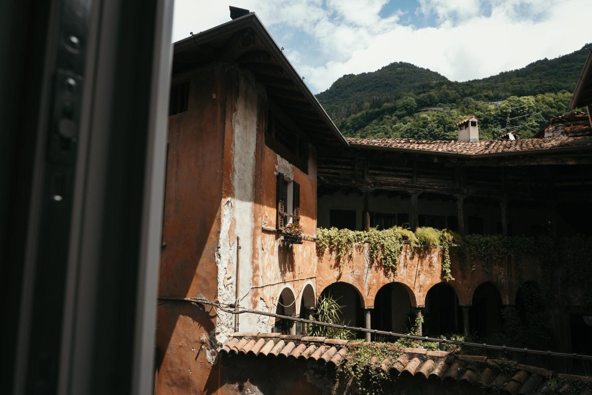 Charme Nel Borgo Di Bienno Di Design, Natura & Relax Luaran gambar